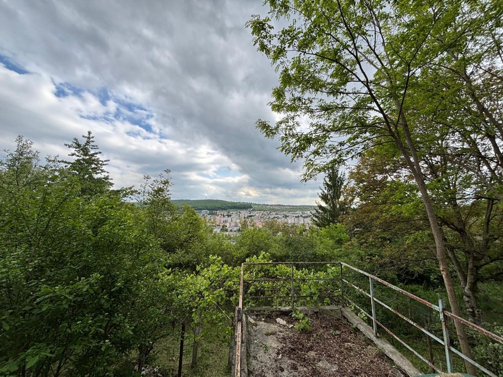 Teren cu casuta intabulata str. Posada (platou Cornesti)