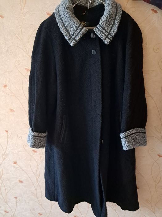 Пальто осеннее дроповое,прямое с шарфом и берегом,раз 62. Рост 170-176