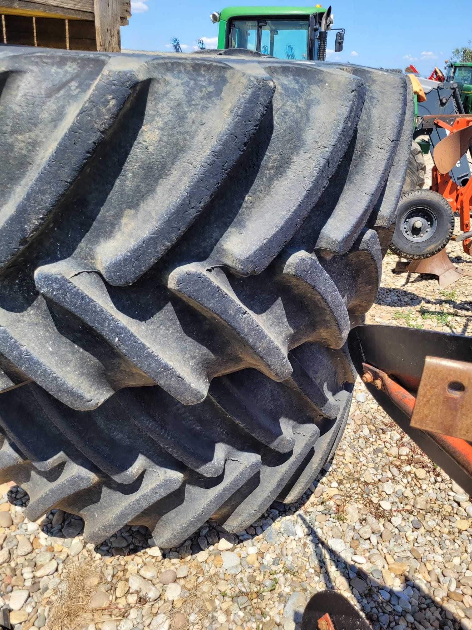 Jante cu anvelope Continental 800 / 65 R32 pentru combina agricola