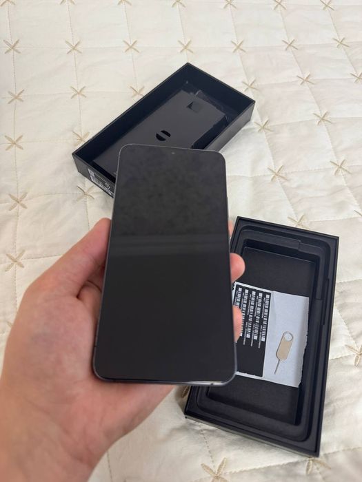 Продается телефон Samsung s22 plus