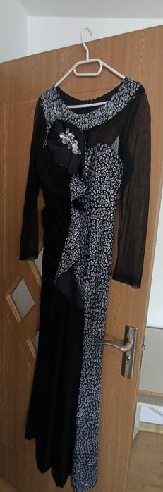 Vand rochie deosebită