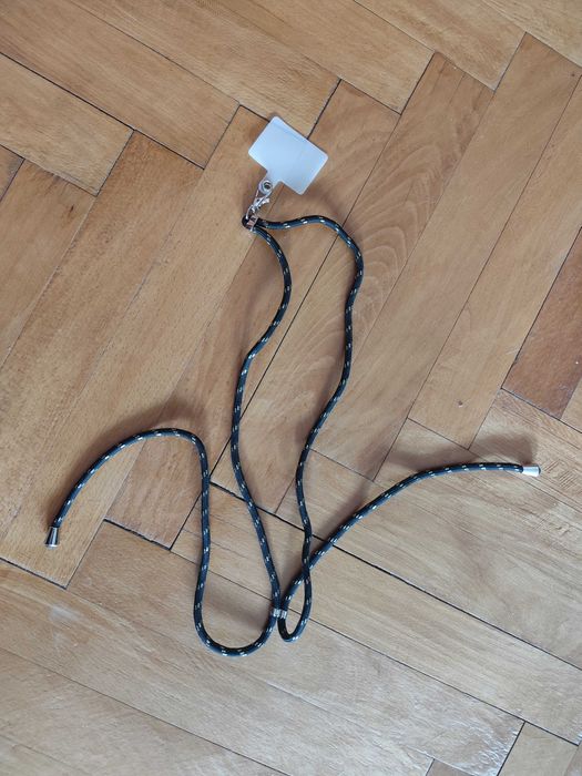 Phone holder la gat cu snur