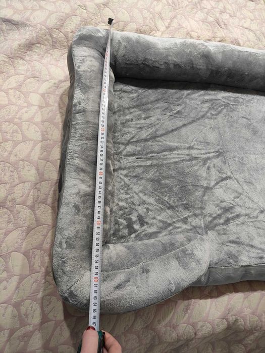 Продавам луксозно плюшено легло/ диван за средно голяма порода куче