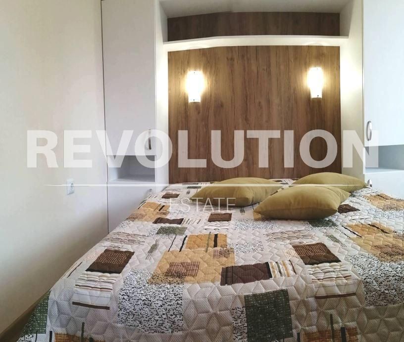 Двустаен апартамент в района на Цветен квартал!