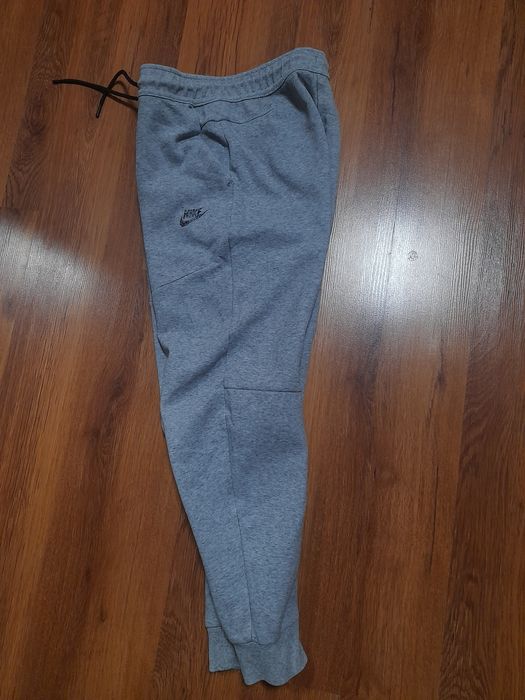 Nike tech мъжко долнище S размер.
