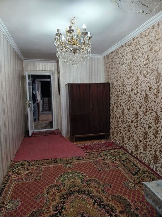 Чирчик шахрида Навоида 1хонали общаяжита сотилади