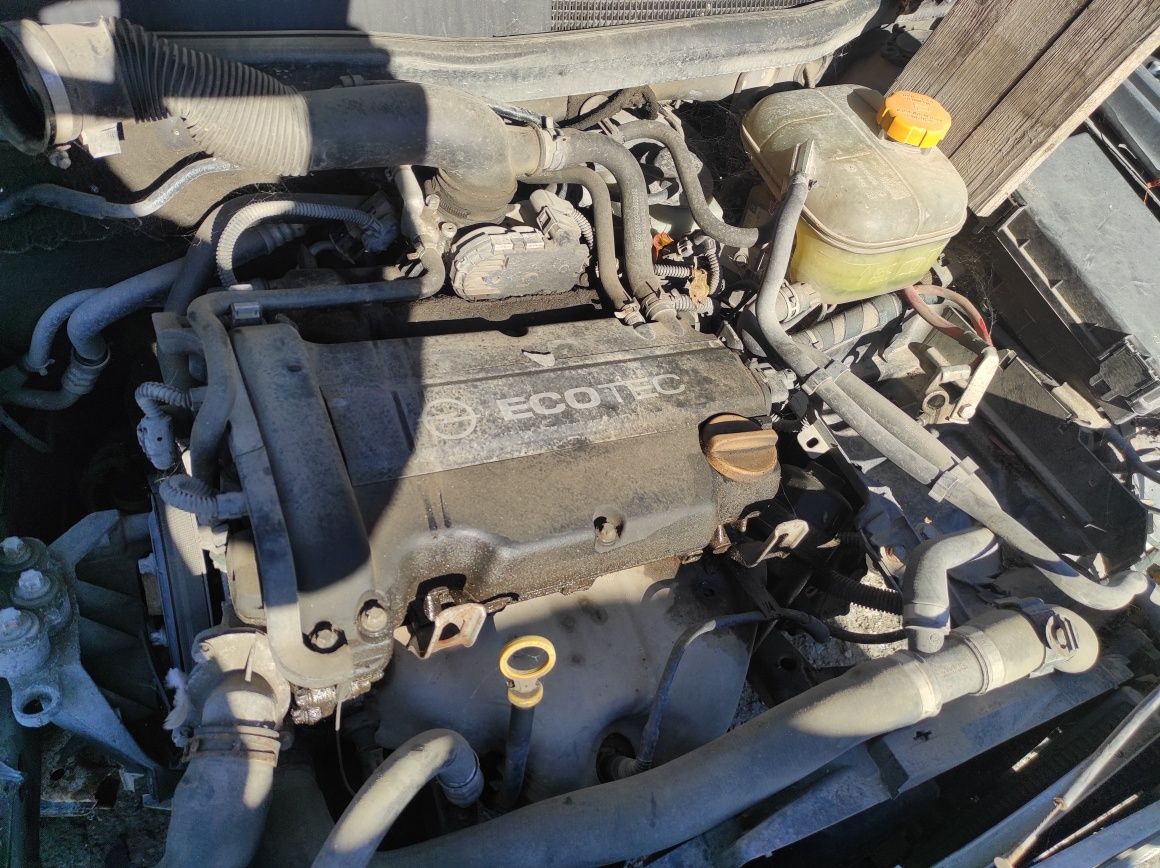 Продавам на части OPEL ASTRA H 1.4 16V 2005 г.