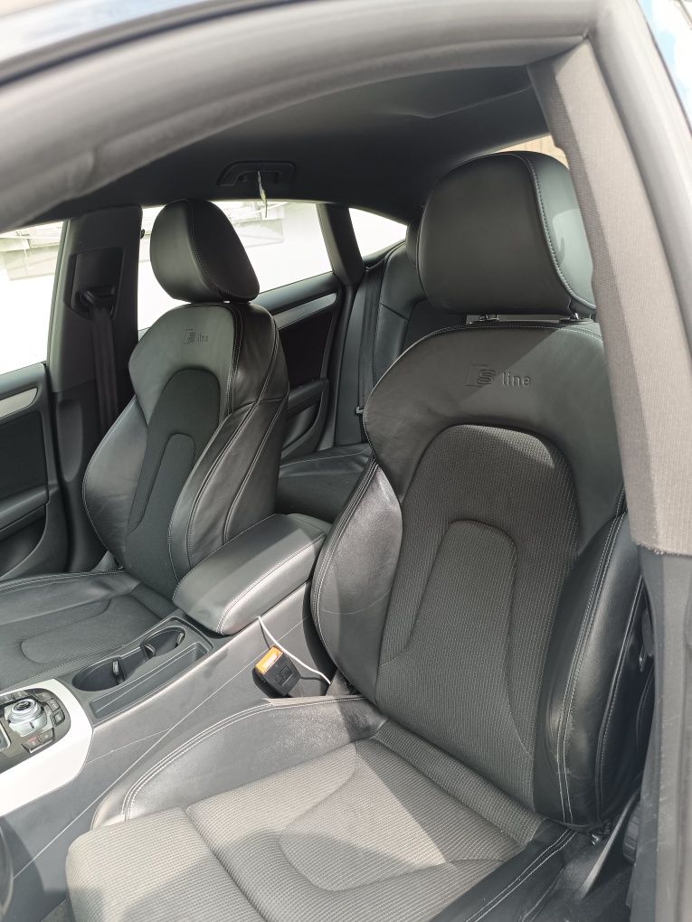 Audi A5 Sline an 2015 motor de 2 diesel adus de un an în Romania dețin