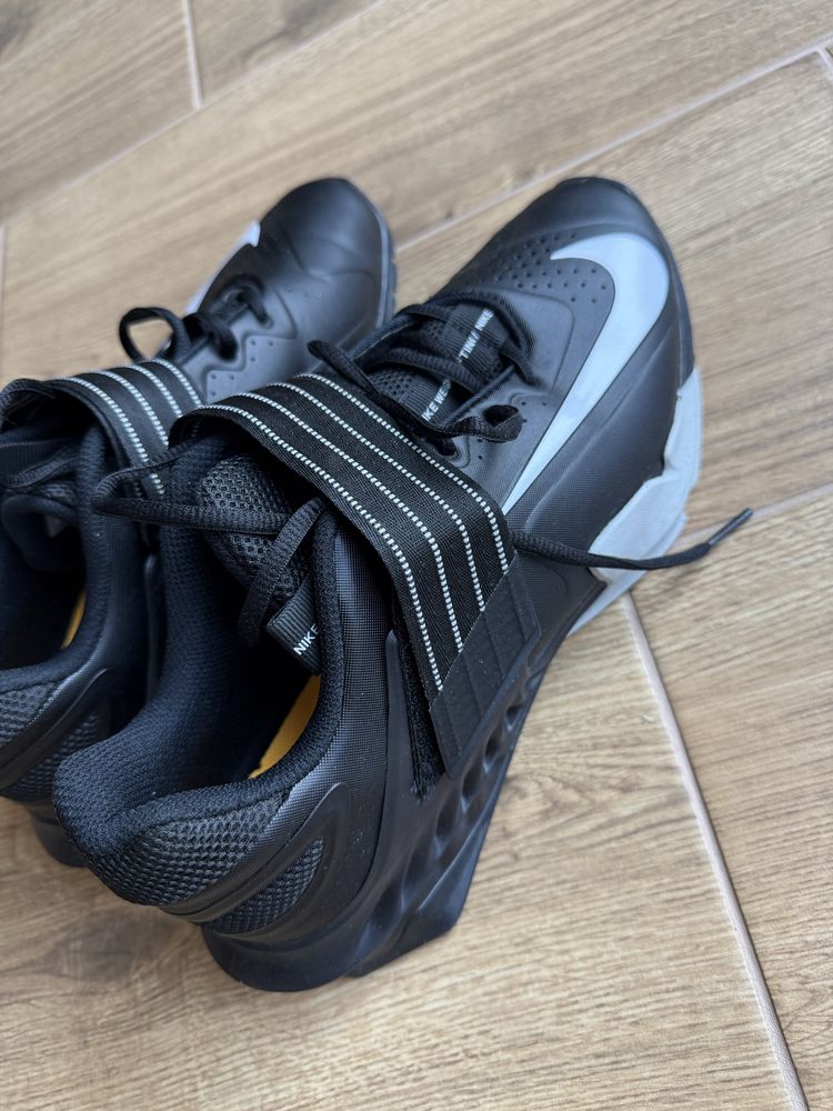 Обувки за вдигане на тежести Nike Savaleos