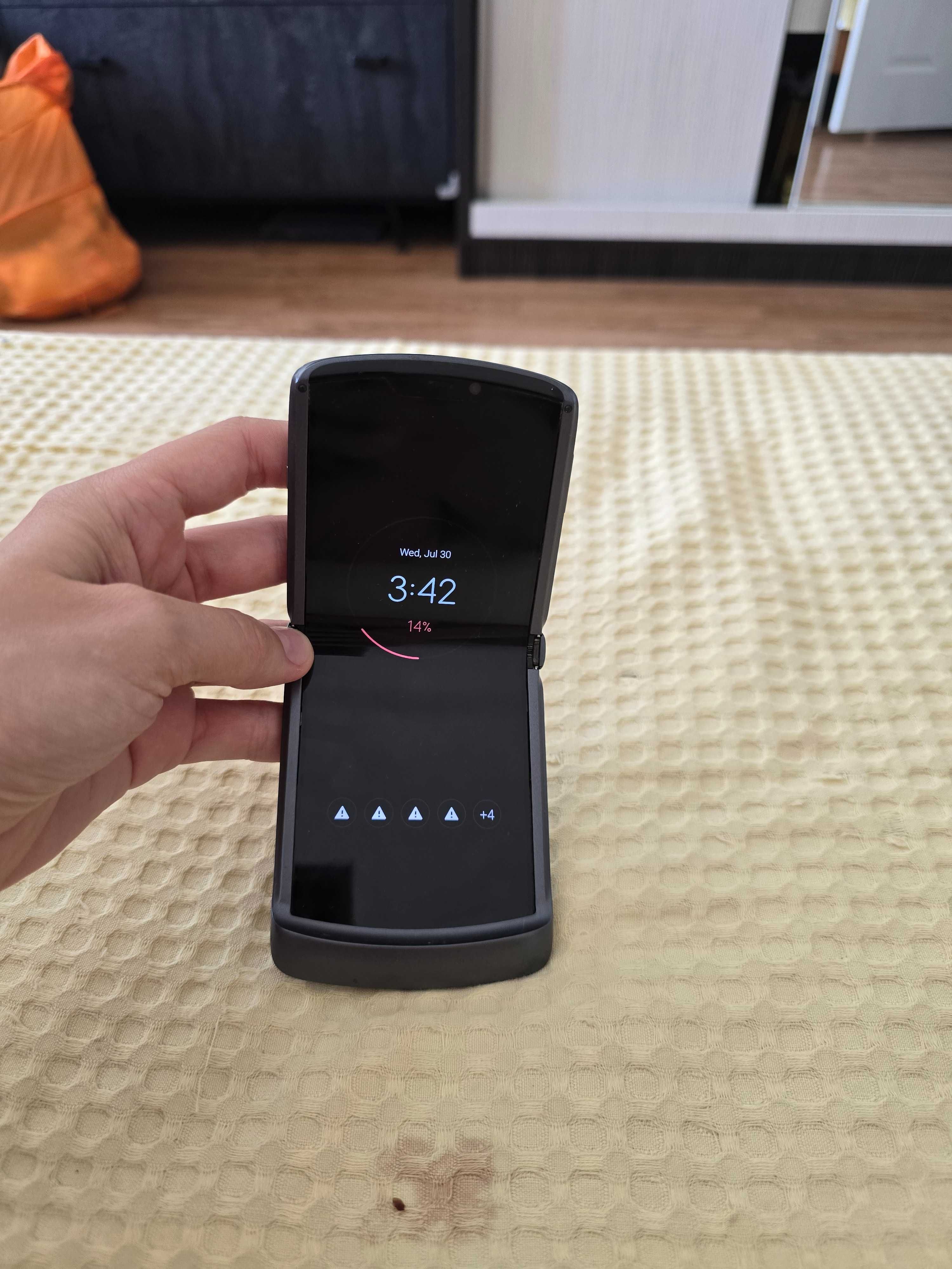 Моторола, Moto razr 5g silver