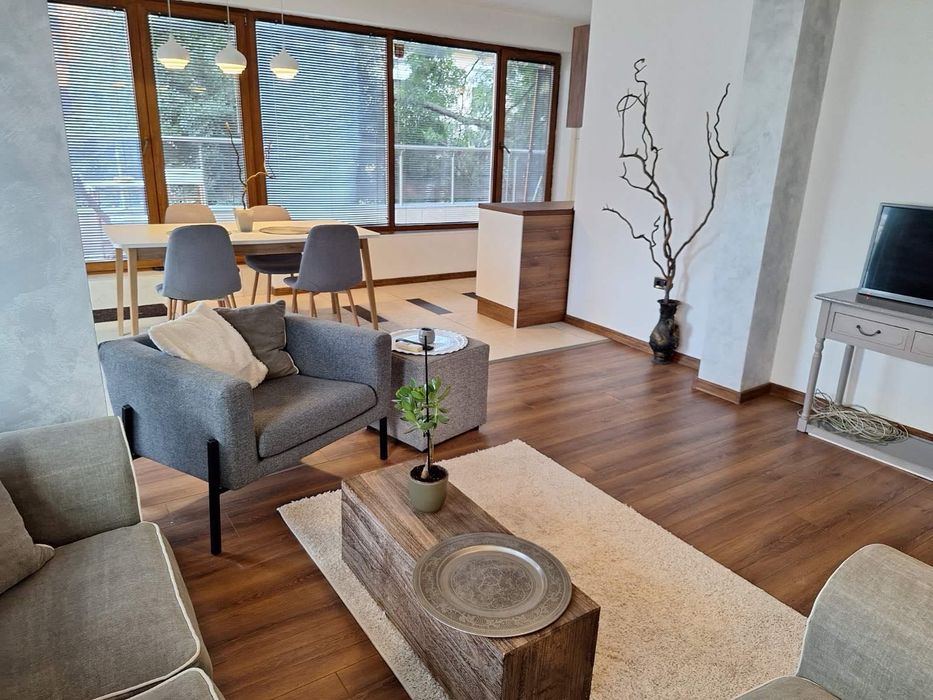 Дава се под наем Тристаен апартамент в София, Лозенец - 111 кв.м за 1170 € - Снимка #2