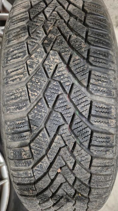 Продавам комплект джанти 15" със зимни гуми 185/65/15