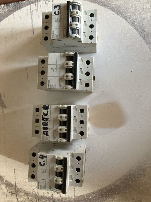 Siguranță trifazică C32 / 4buc