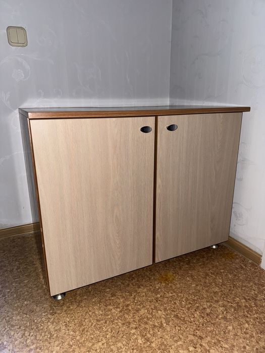 Продам тумбу(шкаф)