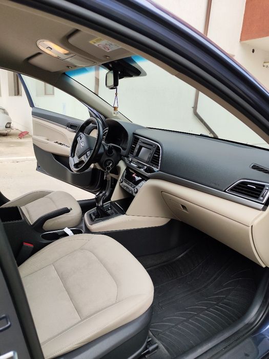 Hyundai Elantra Exclusive  - Cutie Automată
