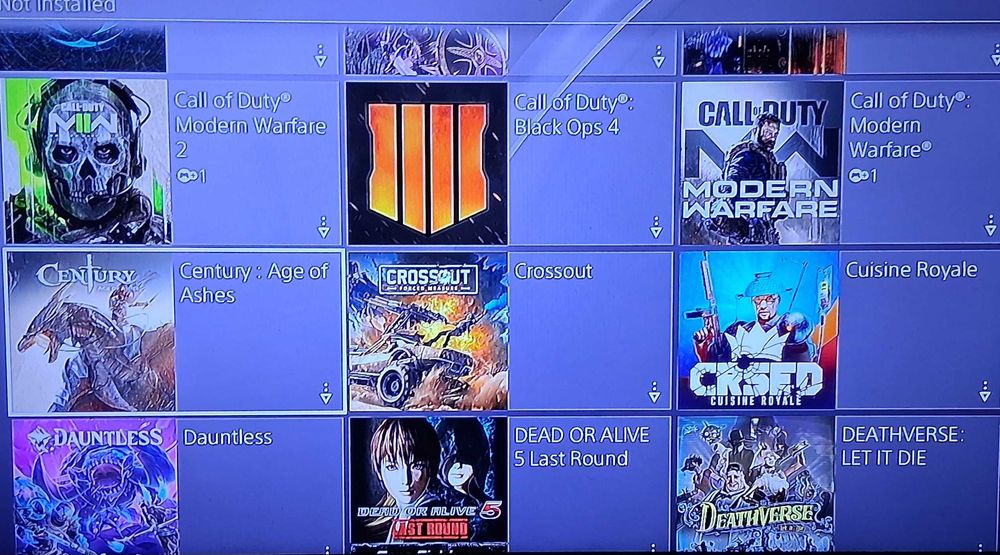 Продавам PS4 500GB + акаунт с 81 игри 400 лв.