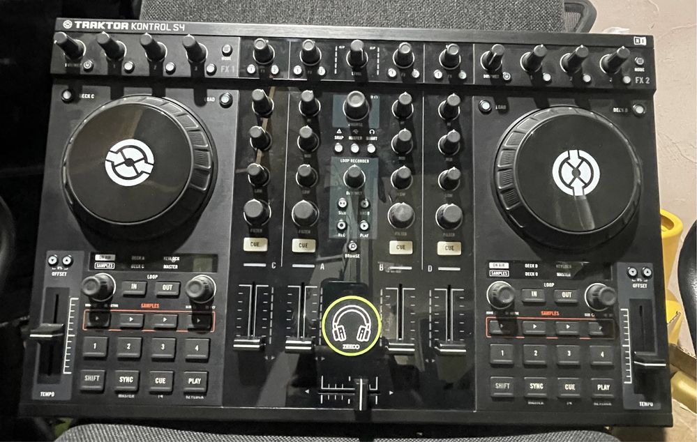 Vand consola TRAKTOR S4 mk1