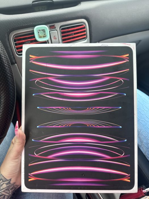 Продам Apple ipad pro wifi+5G 2022г 512гб