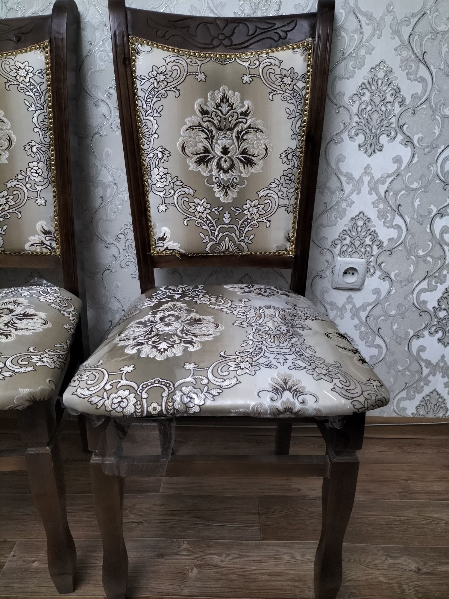 Стулья для гостинной