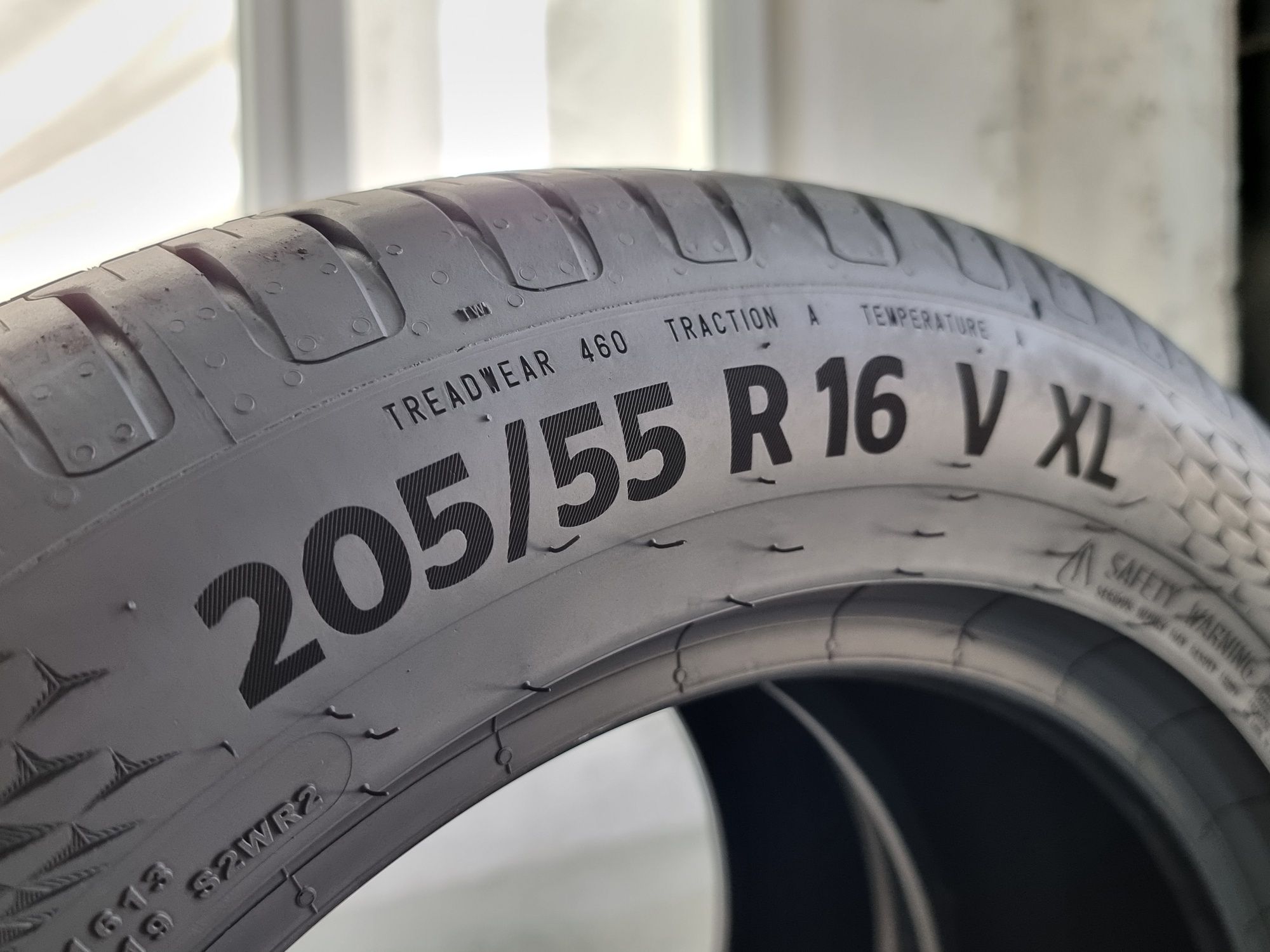 "Dot 22" 205/55/16 Continental 2Броя: 170лв 7.3мм като Нови!