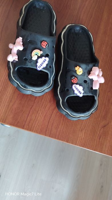 Нови чехли деца.