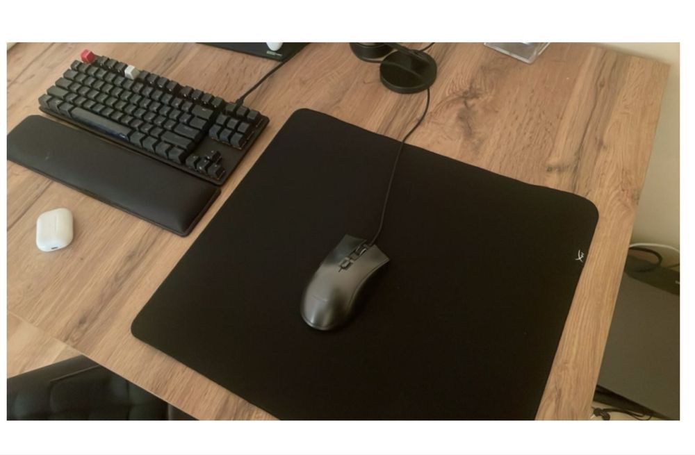 Продам Коврик для мыши HyperX Pulsefire Mat Large.