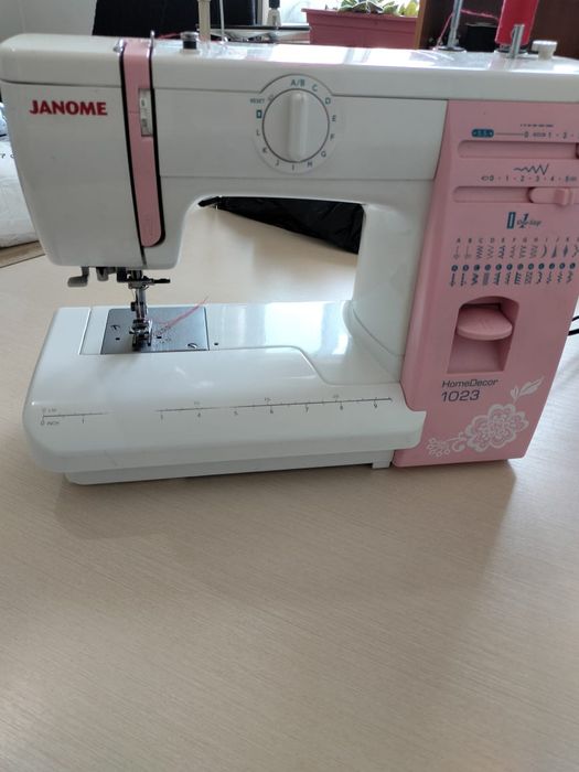 Швейная машинка  Janome Home Decor 1023