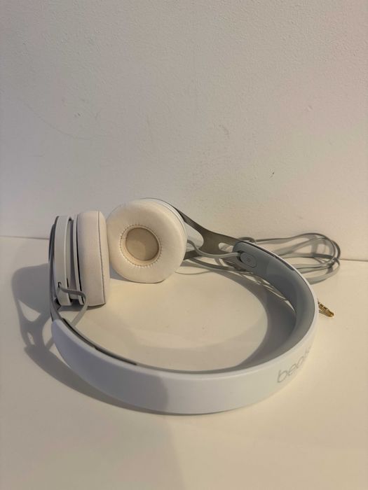 Casti Beats EP originale in stare excelenta - cu fir - alb