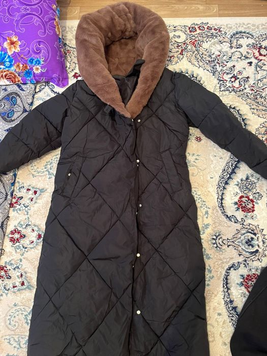 Куртка сатылады.