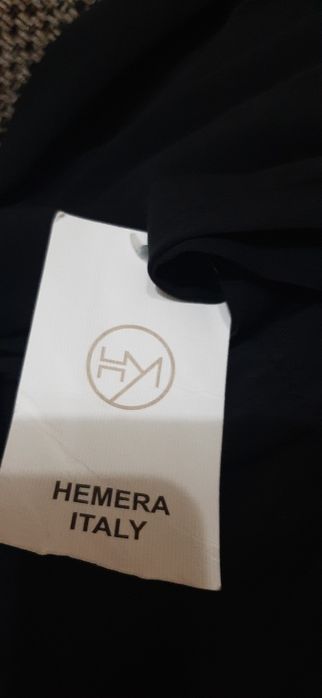 Compleu  marimea S, format din bluza si fusta