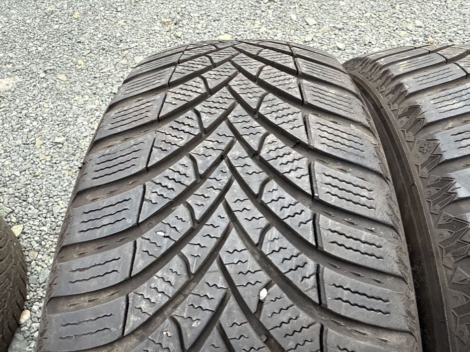 4бр. Зимни Гуми 205/60R/16 -SEMPERIT- DOT:2523+4622- 6.3мм+5.7мм