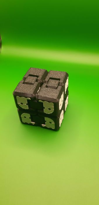 Игрушки за 60000 Бесконечный куб