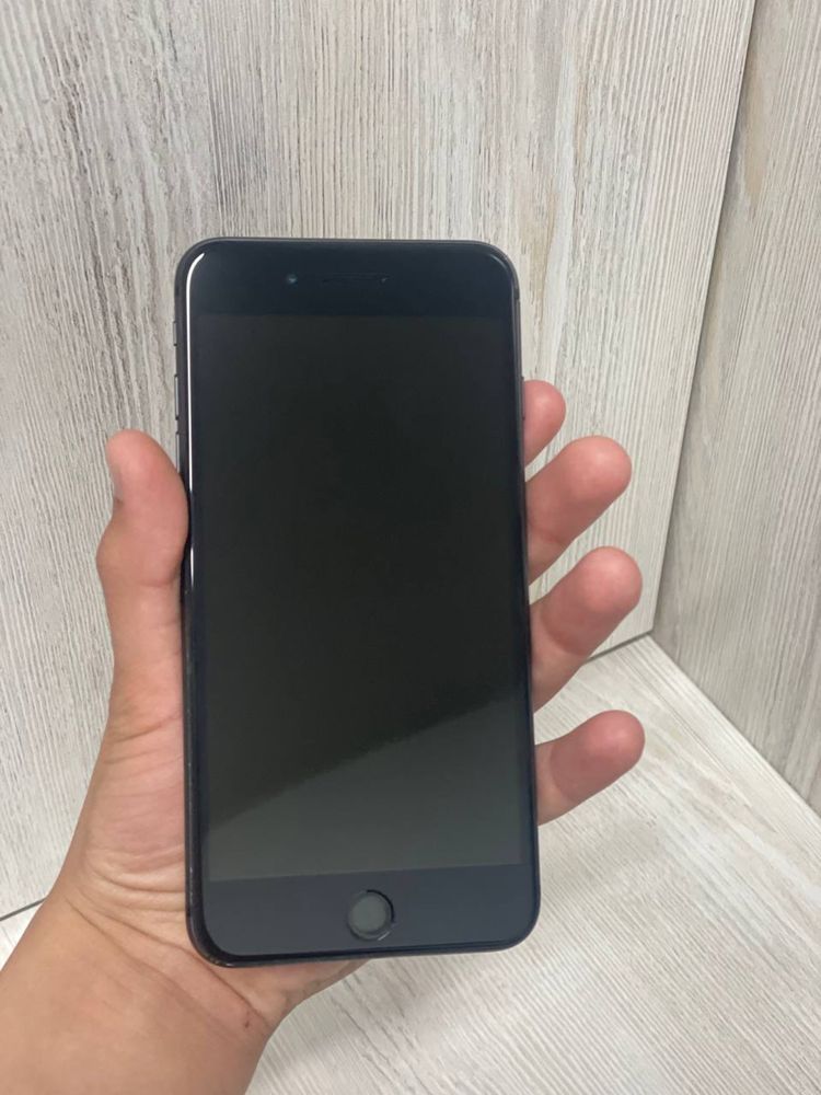 iphone 8 pilus sirochni sotiladi