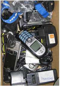 мобильные телефоны и зарядные устройства старого образца
18000 ₸
