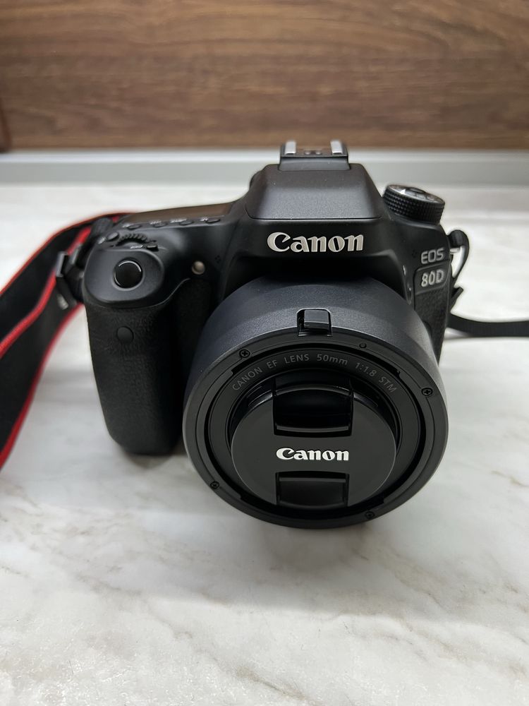 Canon 80d + обектив и подаръци