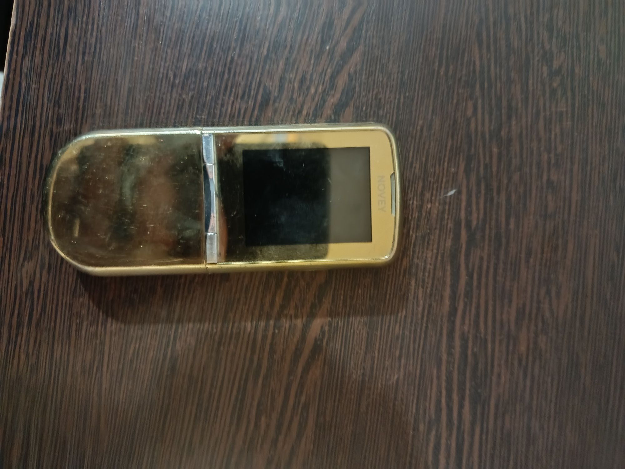 Novey telefoni sotiladi Holati alo