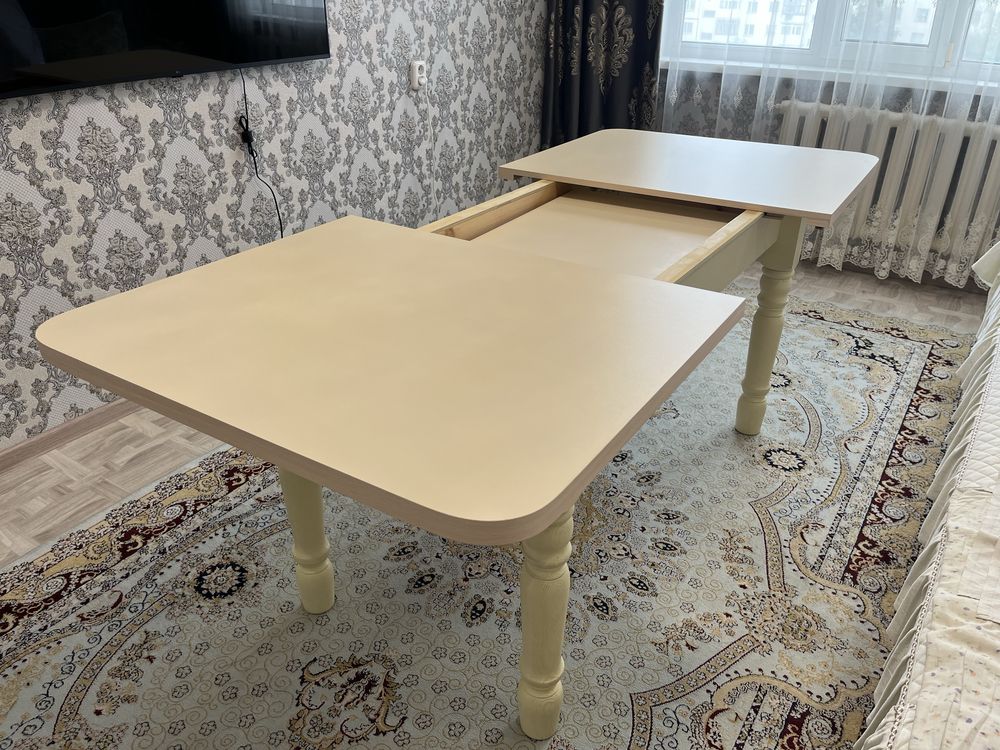 Продам гостиный стол, раздвижной
