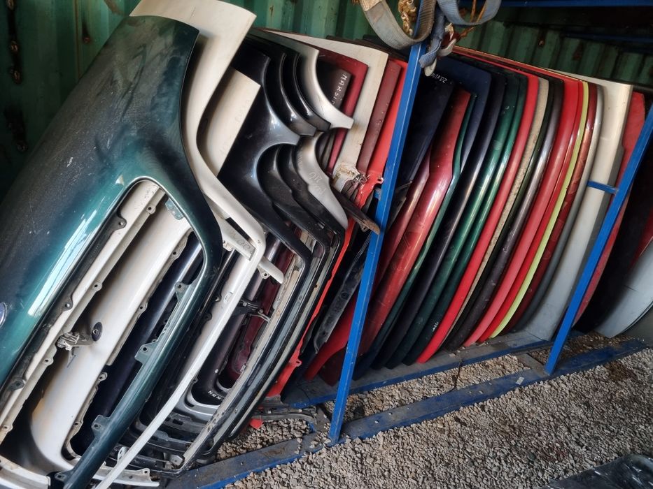 Капоты на японском авто.