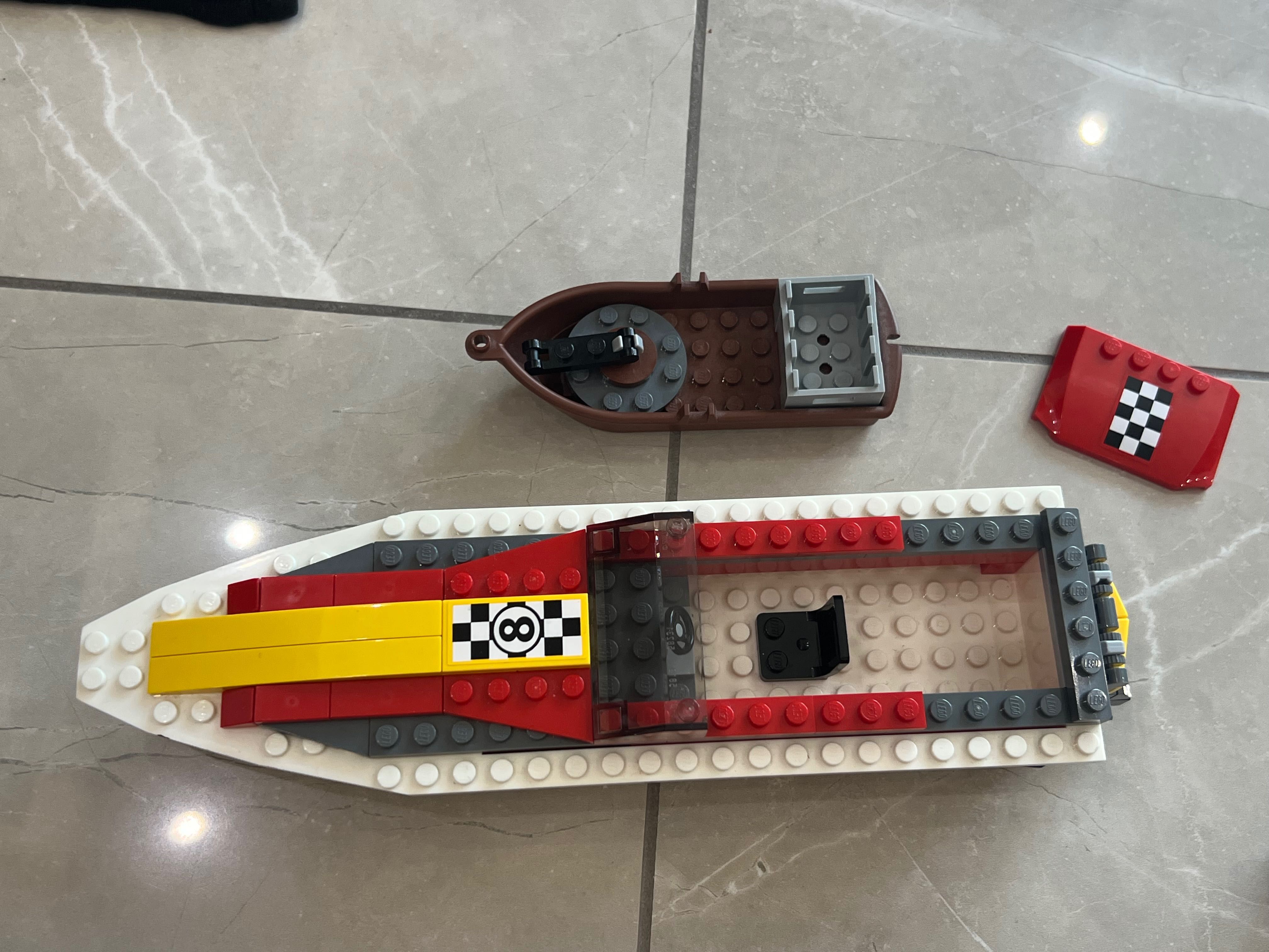 Lego лодки направени и за вода