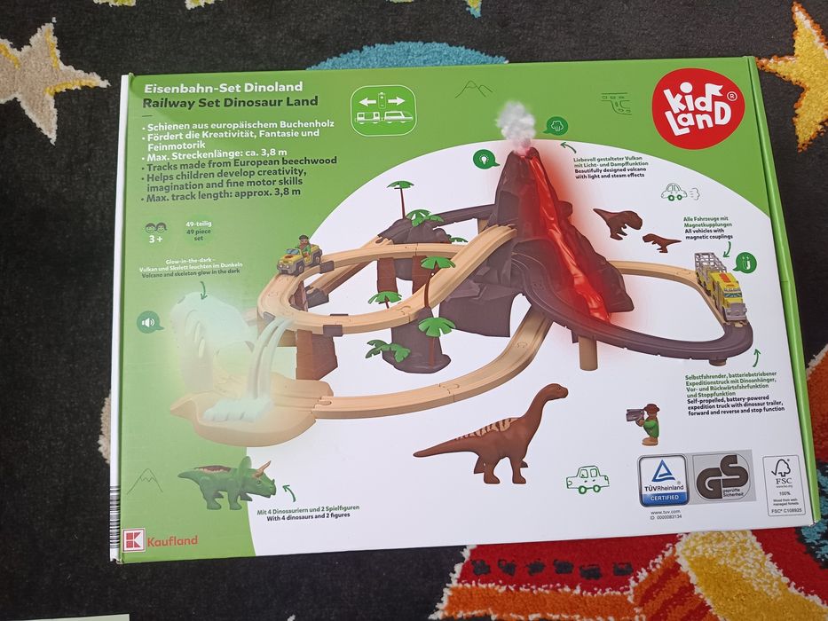 Детски дървен комплект за игра.