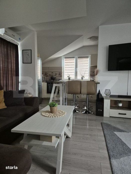 Doua case, Unirii, curti separate