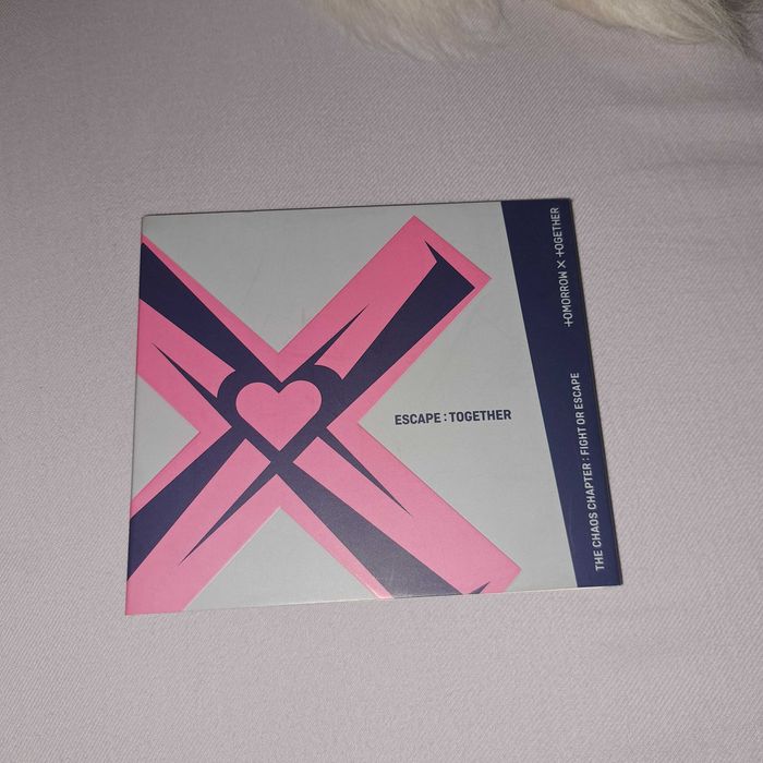 Album txt the chaos chapter:fight or escape