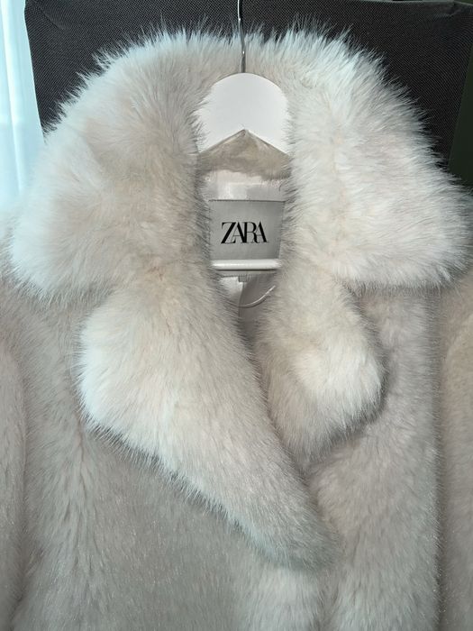 Zara бяло палто с пух