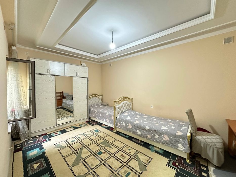 Uchastka (участка уй ховли) sotiladi.Keles(Kirov) Qizg'aldoq ko'cha.