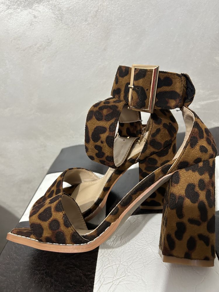 Sandale animal print