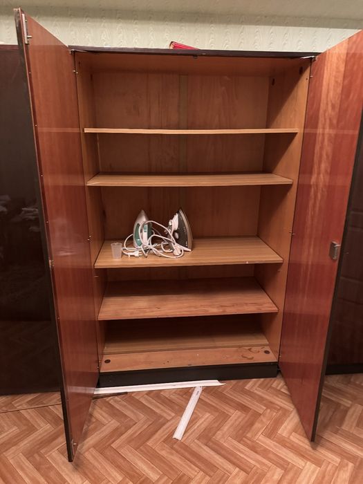 Мебель, шкафы из дерева