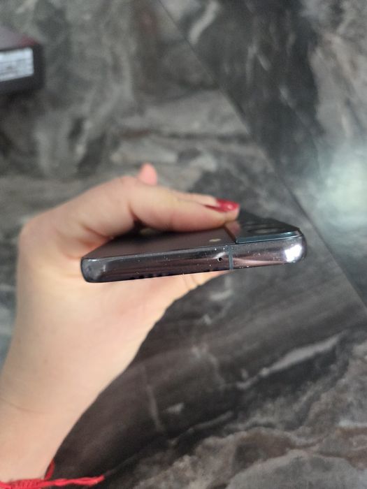 Samsung S22 и подарък case