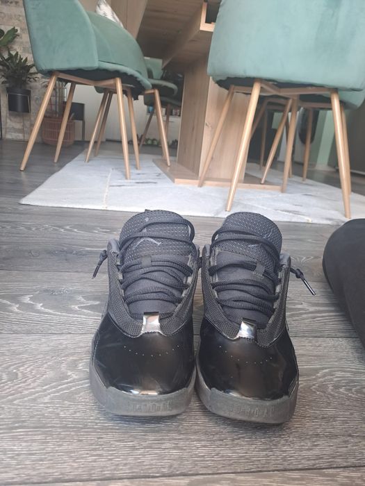 Jordan max aura 6