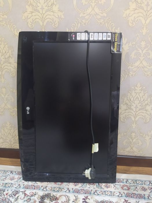 Телевизор продаю.