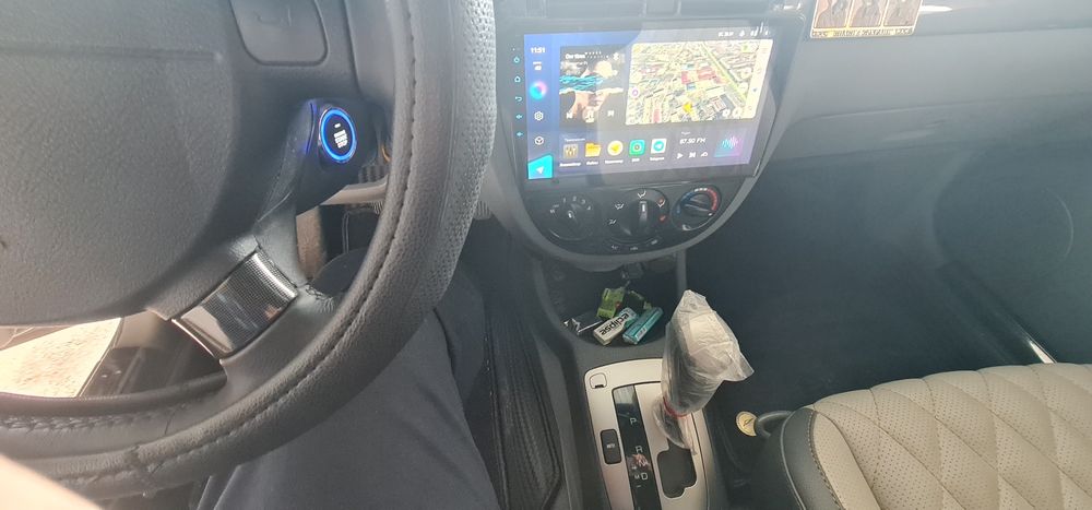 Продам  машину в хорошем состоянии ездить женщина машина  без  проблем